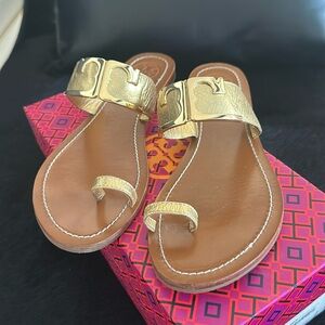 Tory Burch Marcia Metallic Toe Ring Gold slide
